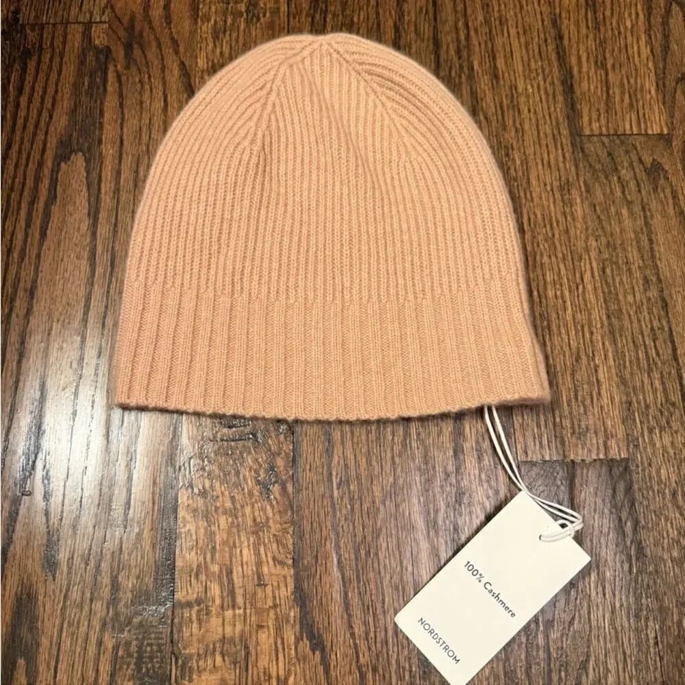 NWT Nordstrom cashmere beanie beige